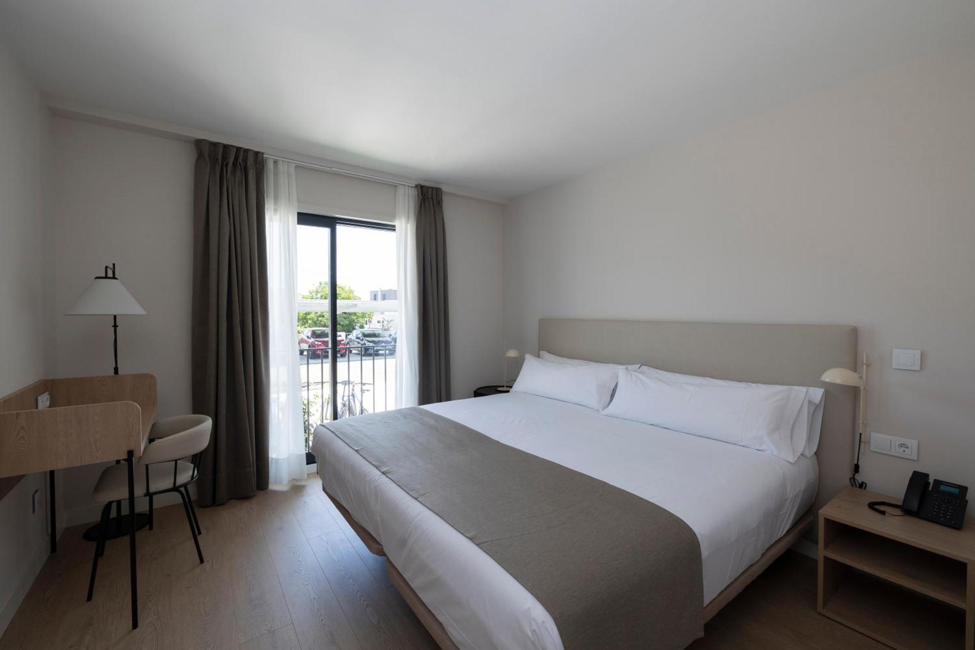 Hotel H4 Cangas 3 Superior Bagian luar foto