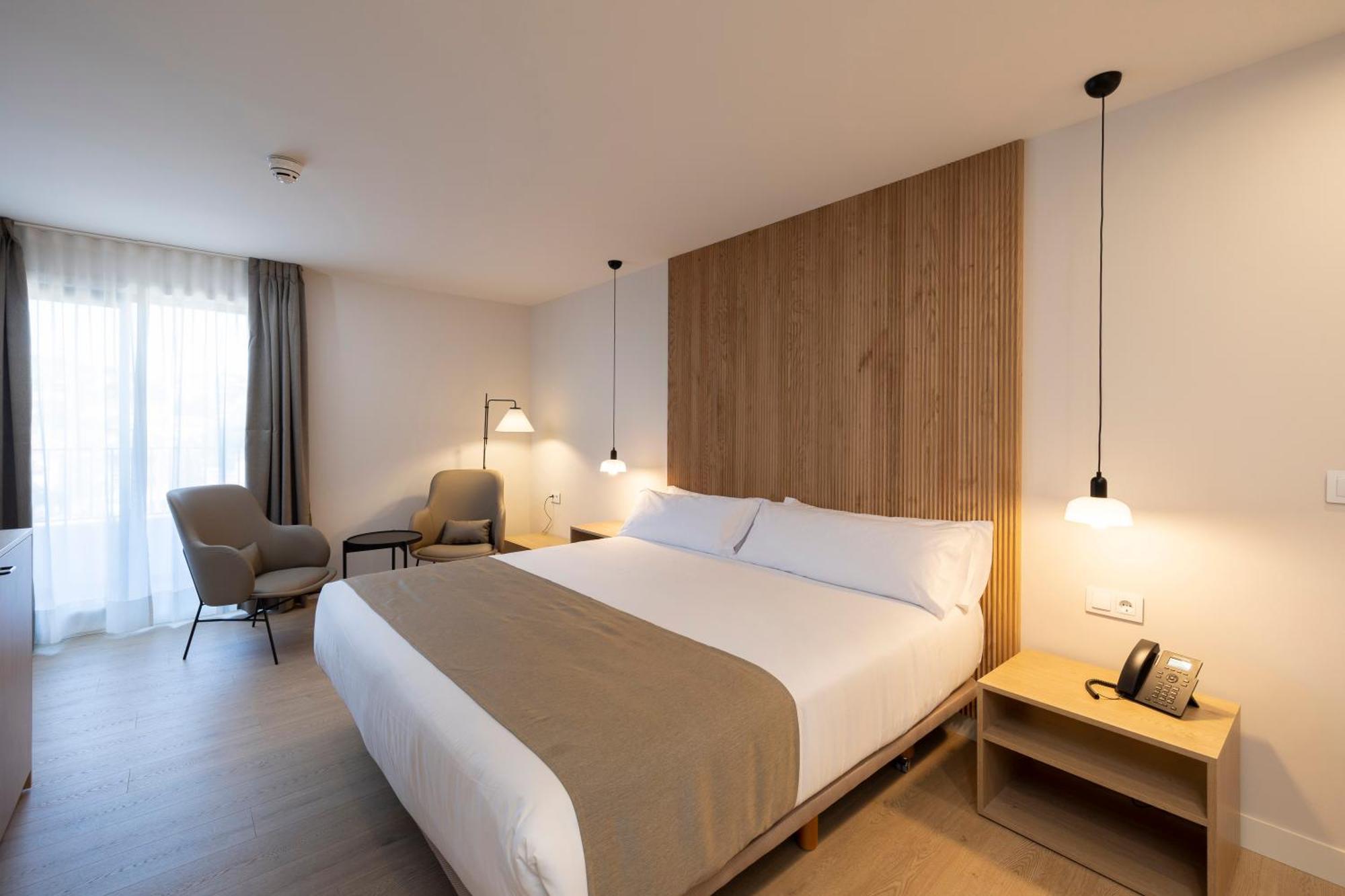 Hotel H4 Cangas 3 Superior Bagian luar foto