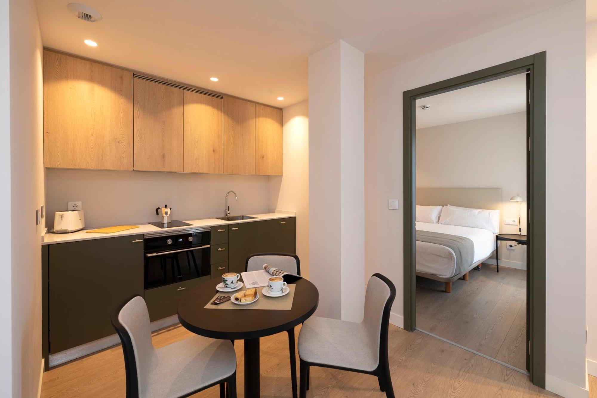 Hotel H4 Cangas 3 Superior Bagian luar foto