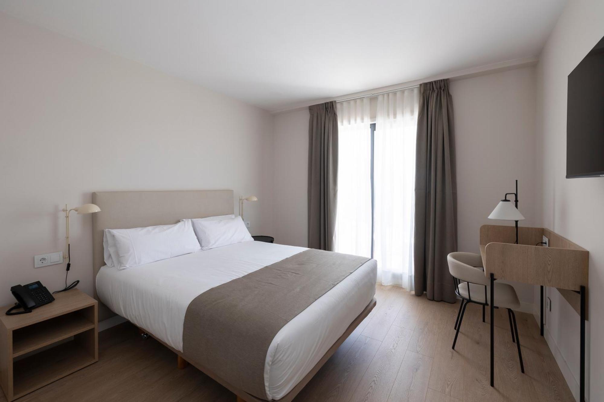 Hotel H4 Cangas 3 Superior Bagian luar foto