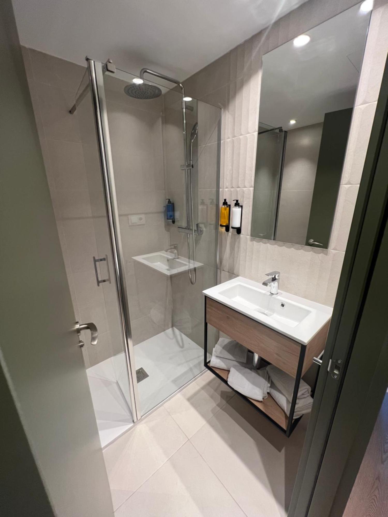 Hotel H4 Cangas 3 Superior Bagian luar foto